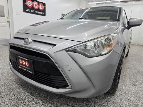 Used 2016 Scion iA FWD image 9