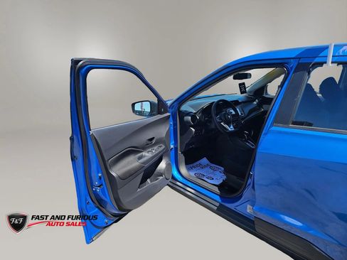 Used 2022 Nissan Kicks S FWD image 9