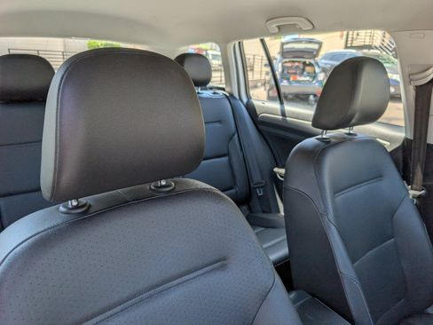 Used 2015 Volkswagen Golf TDI S FWD image 3