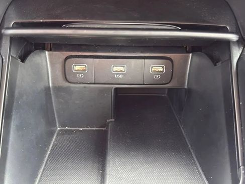 Used 2022 Kia Sorento S w/ Panoramic Sunroof Package image 19