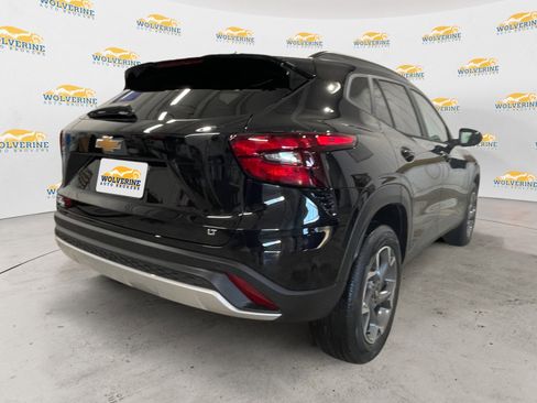 Used 2024 Chevrolet Trax LT w/ Driver Confidence Package image 5