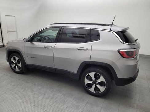 Used 2017 Jeep Compass Latitude w/ Popular Equipment Group AWD/4WD image 3