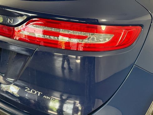 Used 2018 Lincoln MKC Reserve w/ Lincoln MKC Climate Package AWD/4WD image 34