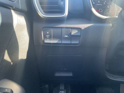 Used 2020 Kia Sportage LX image 29