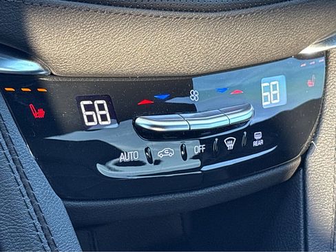 Certified 2024 Cadillac XT6 Luxury image 8