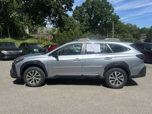 Certified 2024 Subaru Outback AWD/4WD image 2