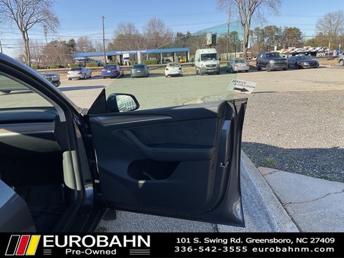 Used 2023 Tesla Model Y Long Range image 16