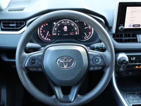 Used 2025 Toyota RAV4 XLE FWD image 20