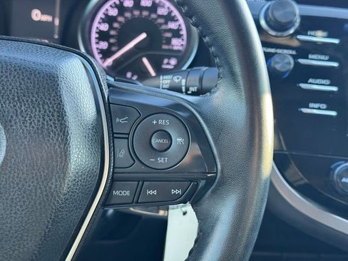 Used 2018 Toyota Camry SE w/ Moonroof Package image 28