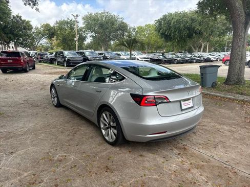 Used 2018 Tesla Model 3 Long Range image 9
