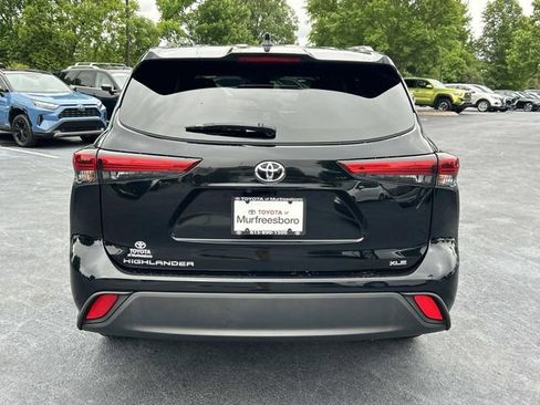 Used 2022 Toyota Highlander XLE FWD image 5