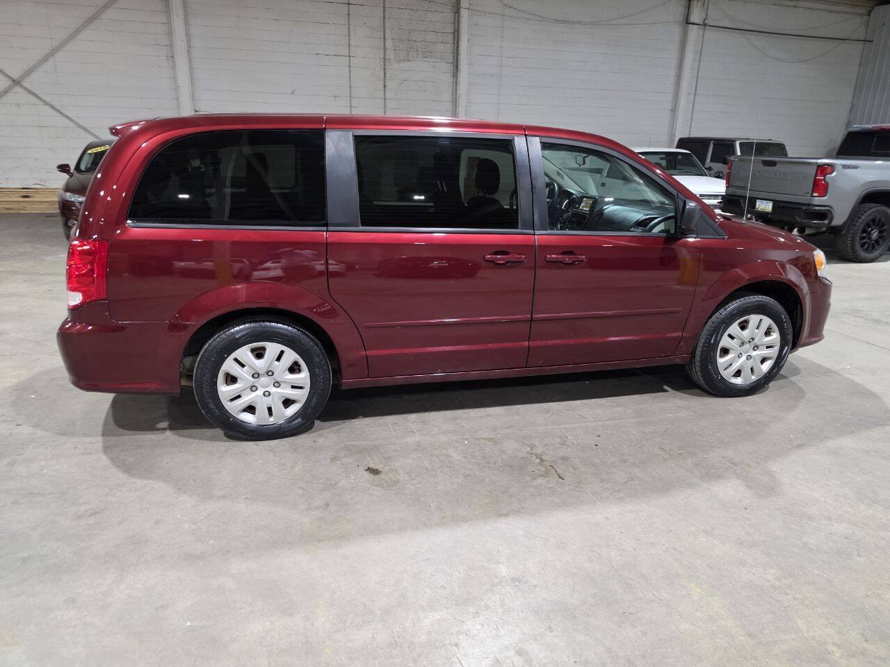 Used 2017 Dodge Grand Caravan SE w/ Power Window Group FWD image 14