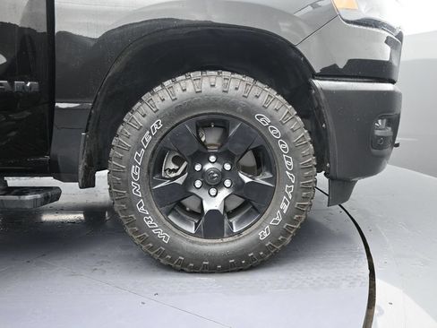 Used 2025 RAM 1500 Warlock AWD/4WD image 34