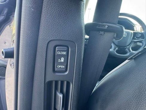 Used 2024 Honda Odyssey Elite image 19