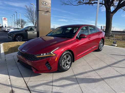 Used 2022 Kia K5 LXS image 2