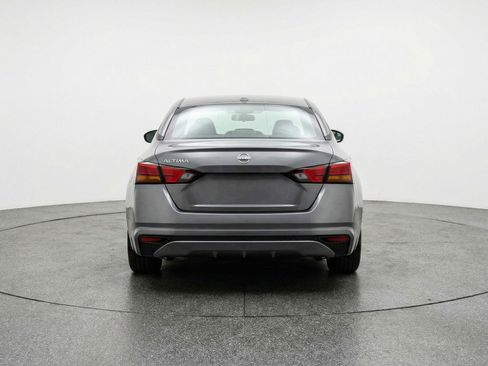 Used 2025 Nissan Altima 2.5 SV FWD image 7