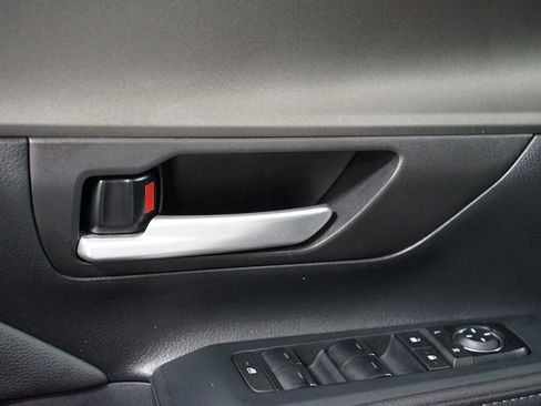 Certified 2024 Toyota Grand Highlander XLE image 32