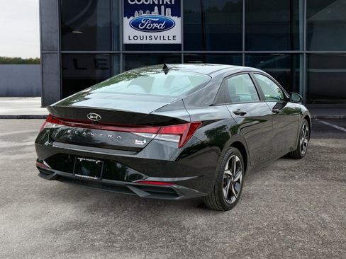 Used 2023 Hyundai Elantra SEL w/ Convenience Package FWD image 3