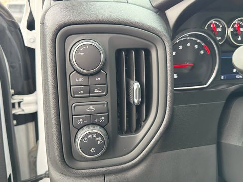 Used 2021 Chevrolet Silverado 1500 Custom w/ Custom Max Trailering Package AWD/4WD image 29