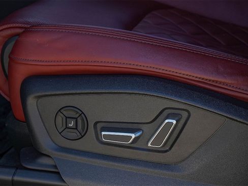 Used 2024 Audi SQ8 Prestige image 34