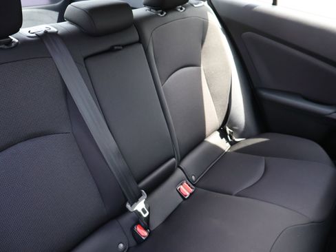 Used 2021 Toyota Prius L Eco FWD image 13