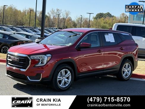 Used 2022 GMC Terrain SLE image 3