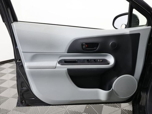 Used 2014 Toyota Prius C One image 12