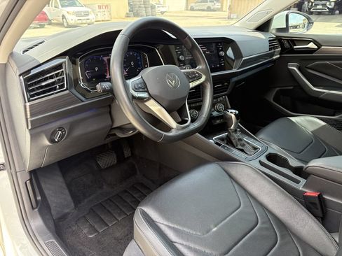 Used 2024 Volkswagen Jetta SEL FWD image 9