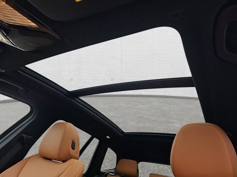 Used 2024 BMW X3 M40i w/ Premium Package image 30