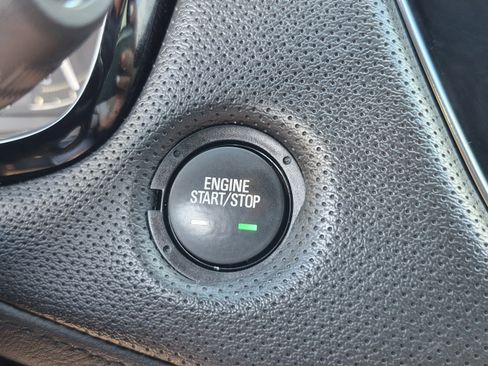 Used 2019 Cadillac XT5 FWD image 30