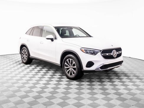 Certified 2025 Mercedes-Benz GLC 300 4MATIC image 8