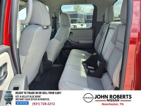Used 2025 Nissan Frontier SV RWD image 9