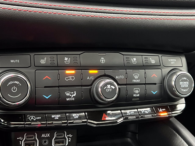 Used 2025 Dodge Durango GT AWD/4WD image 29