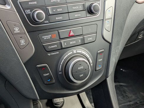 Used 2018 Hyundai Santa Fe Sport 2.0T AWD/4WD image 26