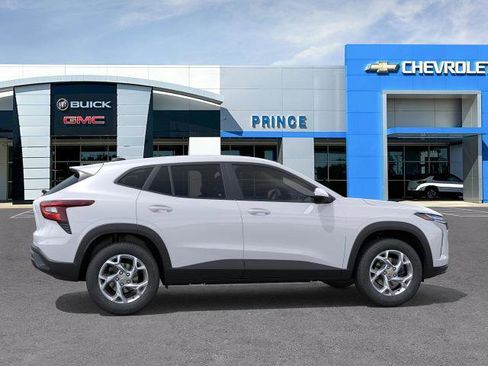 New 2026 Chevrolet Trax LS w/ LS Convenience Package image 38