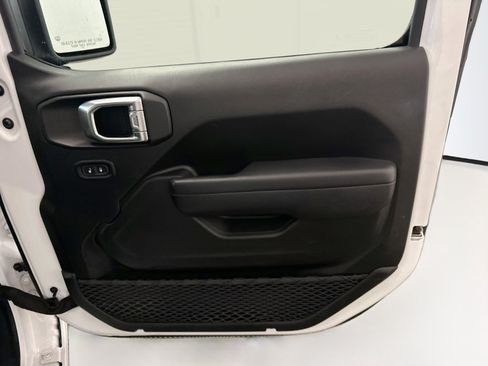 Used 2025 Jeep Wrangler Unlimited Sport AWD/4WD image 32