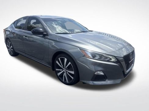 Used 2019 Nissan Altima 2.5 SR FWD image 2