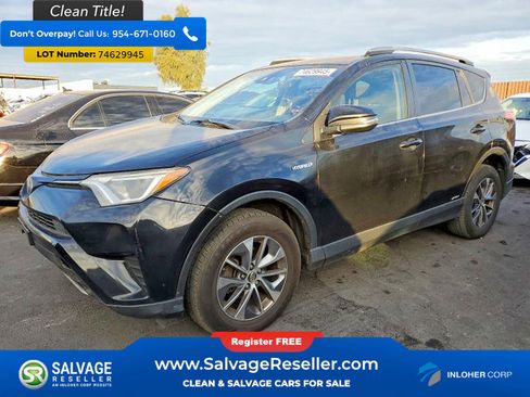 Used 2018 Toyota RAV4 LE image 1