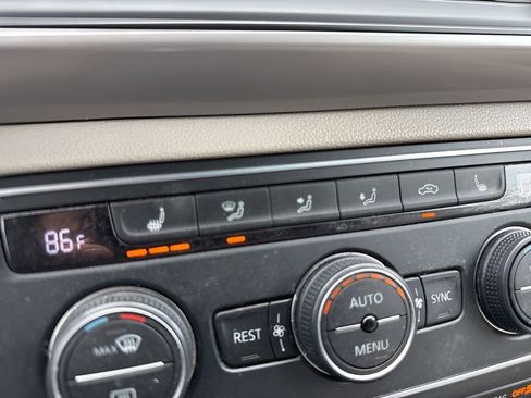 Used 2021 Volkswagen Atlas SE image 21