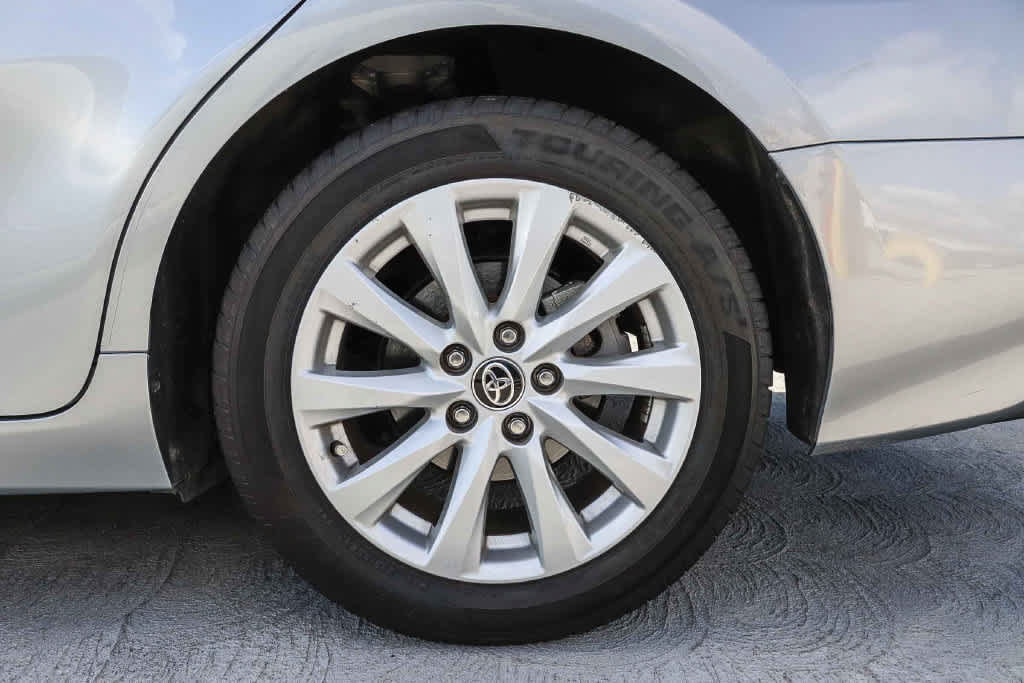 Used 2020 Toyota Camry LE w/ Carpet Mat Package FWD image 10