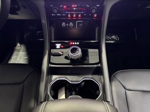 Used 2025 Jeep Grand Cherokee Limited image 19