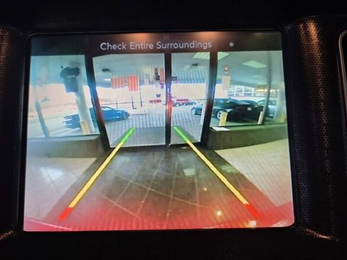 Used 2015 Dodge Charger SXT w/ Plus Group image 17