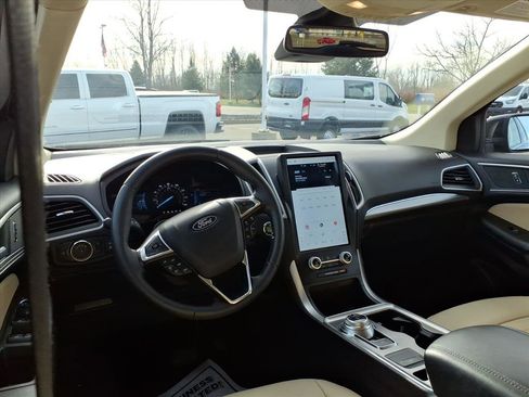 Used 2022 Ford Edge SEL w/ Convenience Package image 10