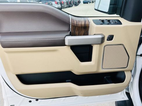 Used 2020 Ford F150 Lariat w/ Trailer Tow Package image 12