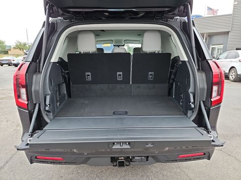 New 2026 Ford Expedition Active RWD image 18