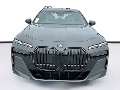 New 2026 BMW 740i 740i w/ Premium Package image 2