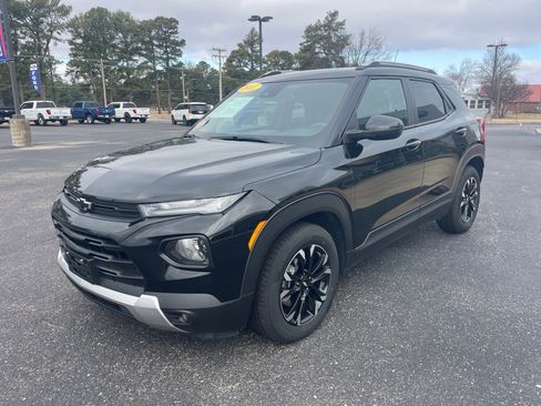 Used 2021 Chevrolet TrailBlazer LT w/ Convenience Package image 5