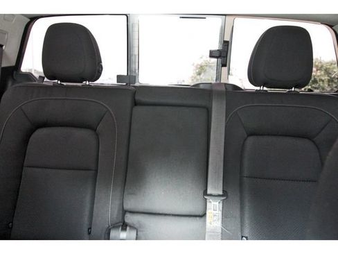 Used 2022 Chevrolet Colorado LT w/ Safety Package RWD image 13