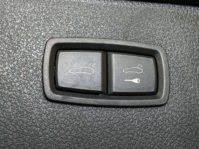 Certified 2026 Porsche Macan AWD/4WD image 21