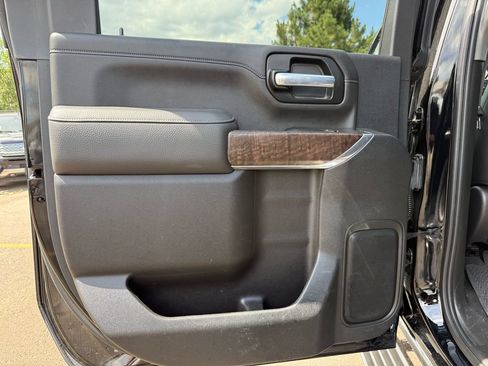 Used 2021 GMC Sierra 3500 Denali w/ Denali Ultimate Package AWD/4WD image 19